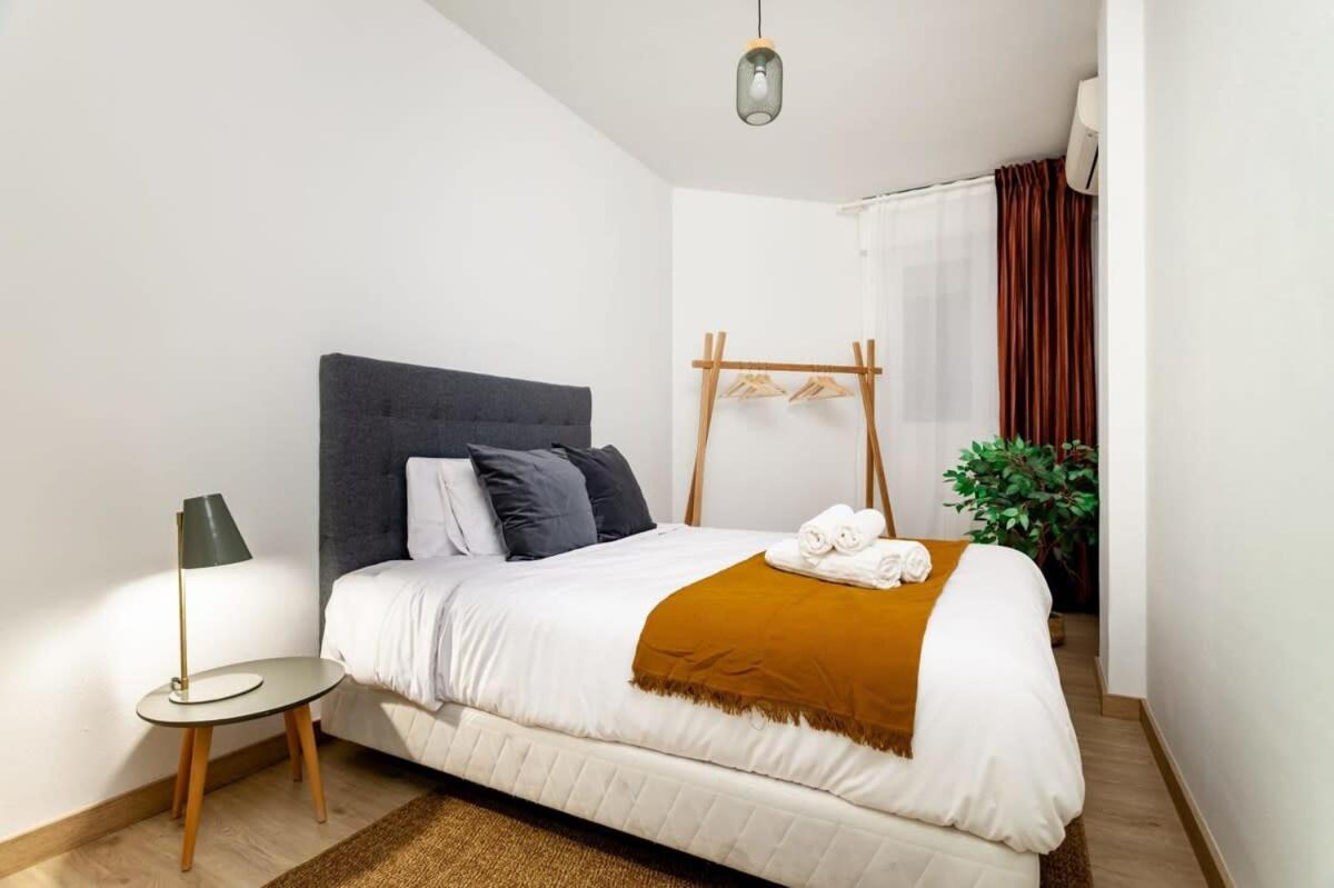 Exclusive Huge 4 Double Bedroom City Center Barcellona Esterno foto