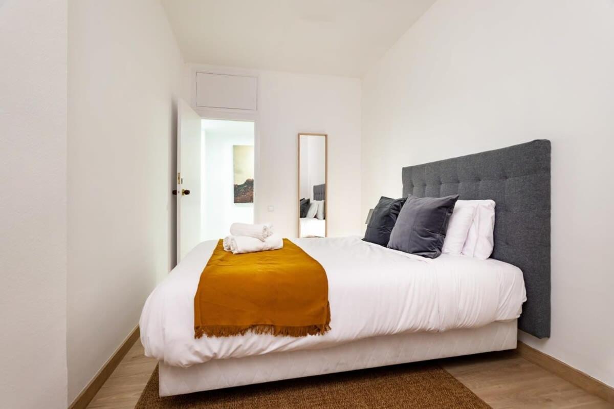 Exclusive Huge 4 Double Bedroom City Center Barcellona Esterno foto